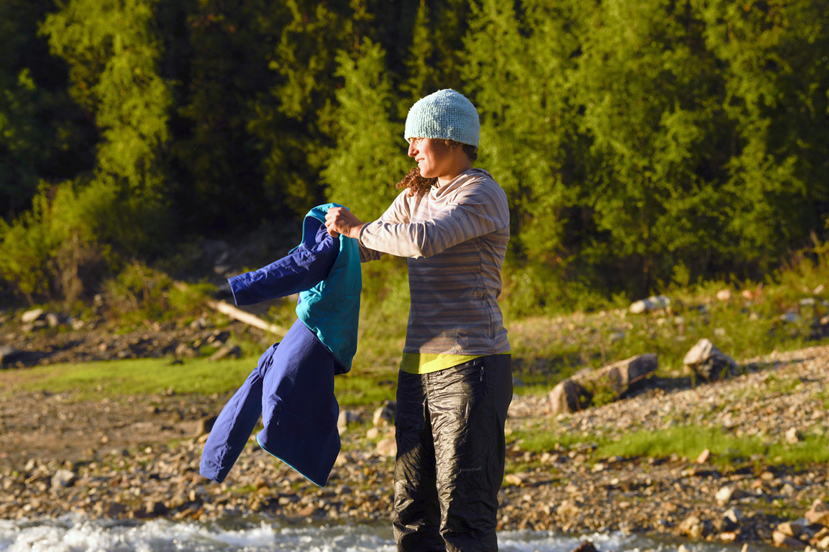 Patagonia Nano-Air Jacket (putting on)